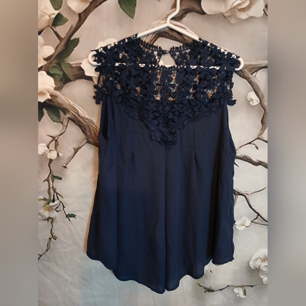 Lace Yoke Sleeveless Blouse - Navy